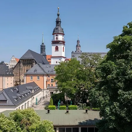 4-room In The Heart Of *